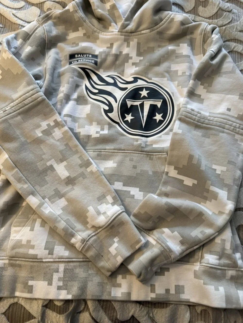 Nike NFL Tennessee Titans Youth Medium 2024 Gray Camo Salute to Service Hoodie